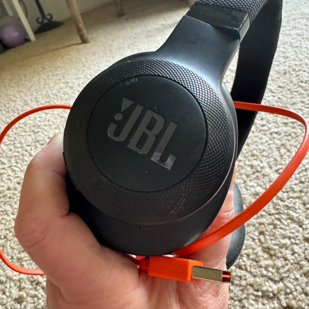 JBL headphones E series